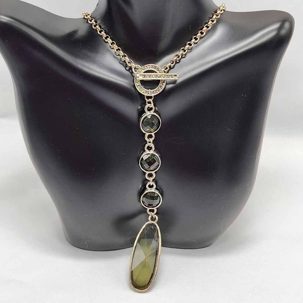 🔺️Silver Tone Chain & Green Beaded Drop Necklace - Picture 2 of 16